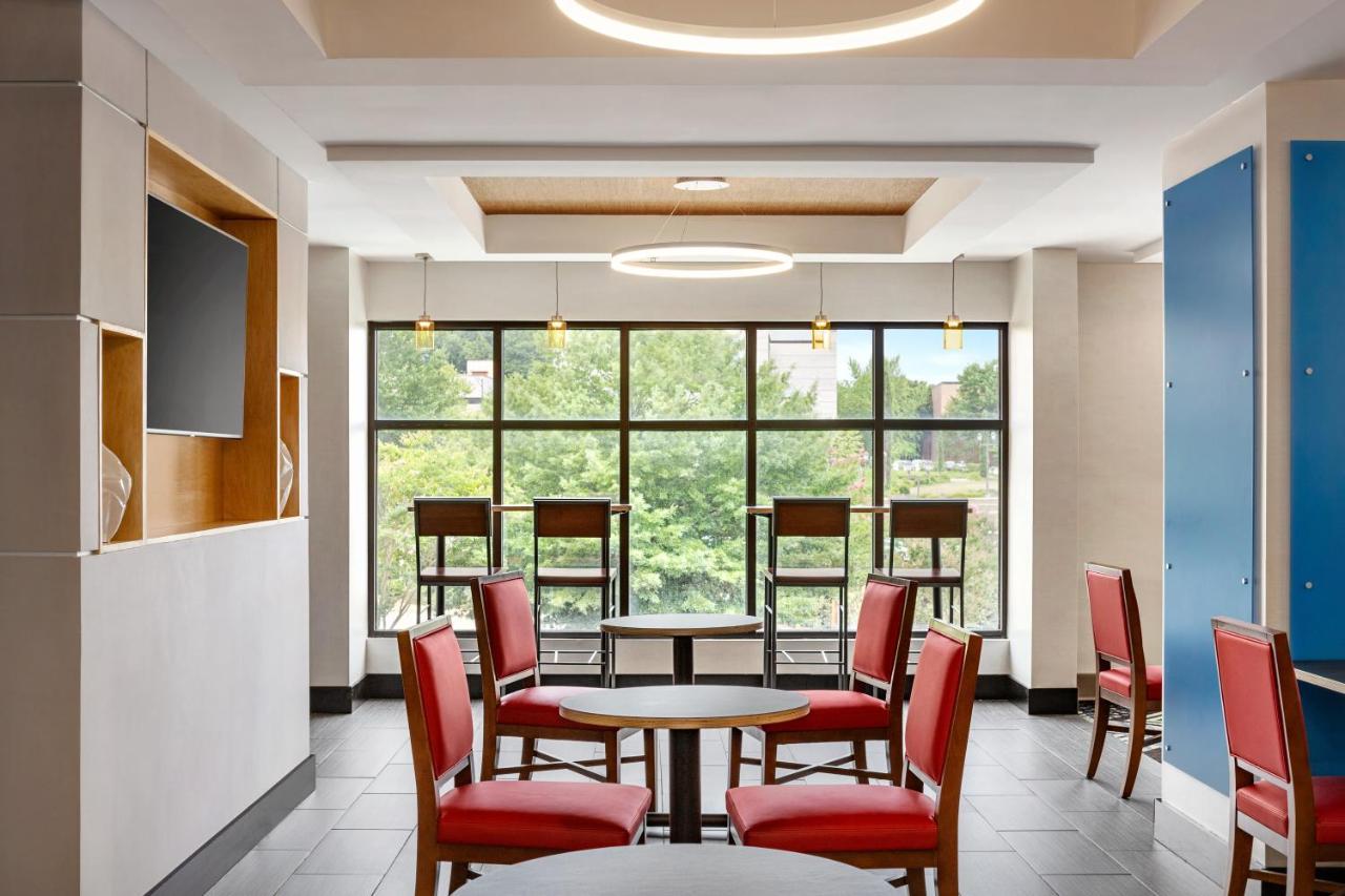 Holiday Inn Express & Suites Greenville-Downtown By Ihg Екстериор снимка