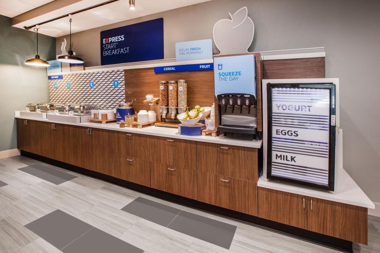 Holiday Inn Express & Suites Greenville-Downtown By Ihg Екстериор снимка