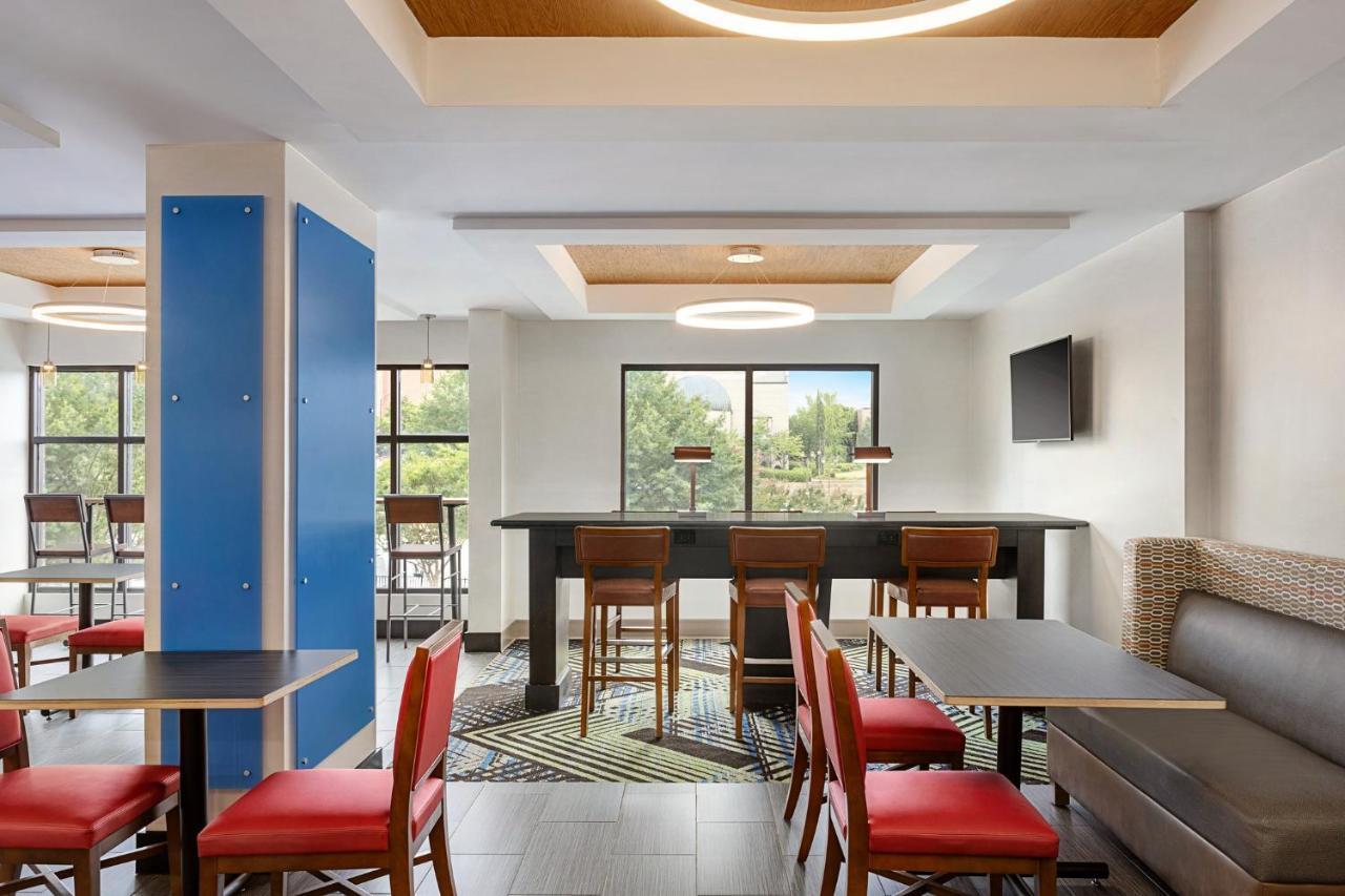 Holiday Inn Express & Suites Greenville-Downtown By Ihg Екстериор снимка