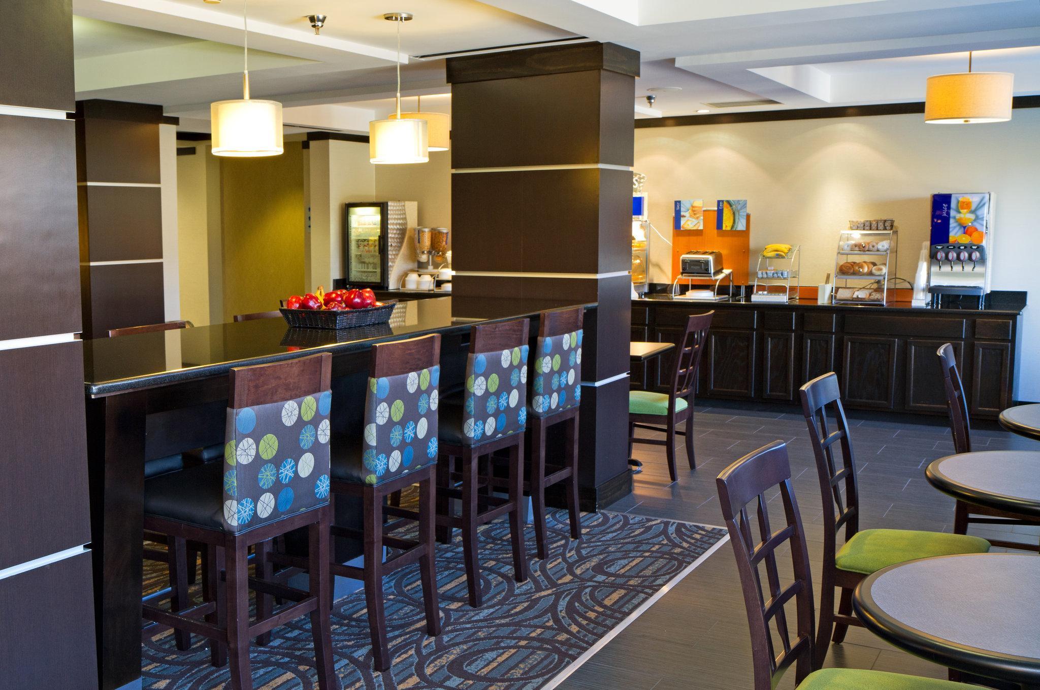 Holiday Inn Express & Suites Greenville-Downtown By Ihg Екстериор снимка