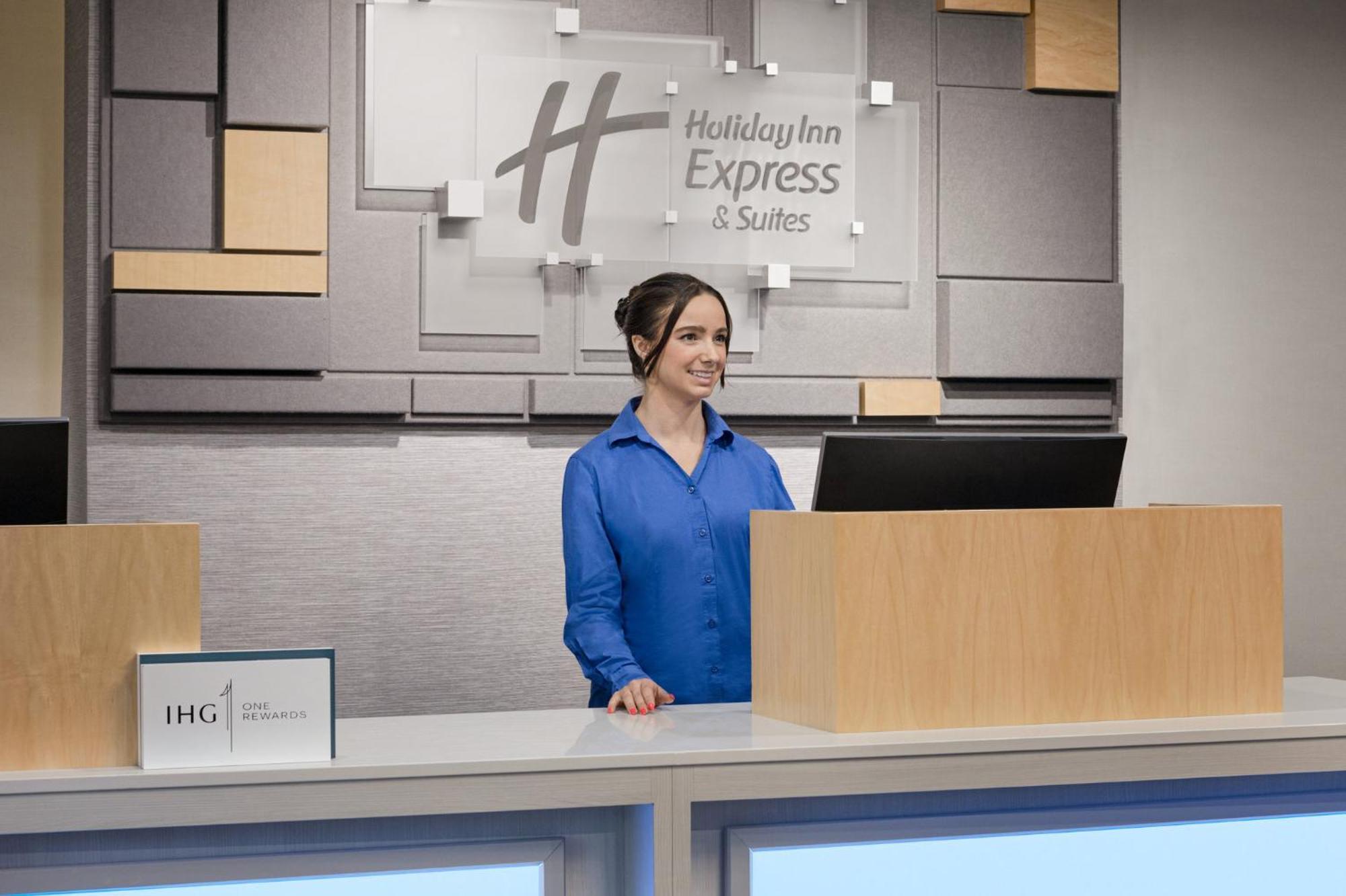 Holiday Inn Express & Suites Greenville-Downtown By Ihg Екстериор снимка