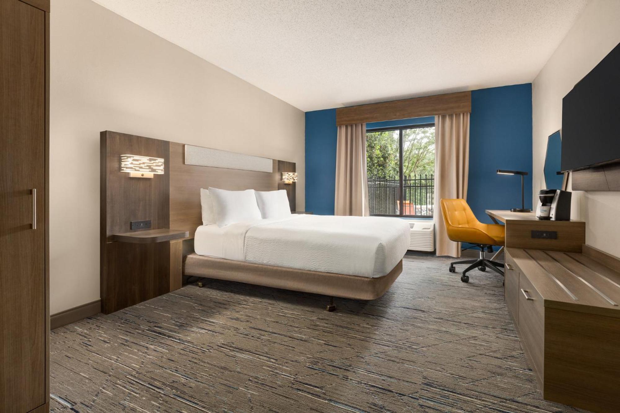 Holiday Inn Express & Suites Greenville-Downtown By Ihg Екстериор снимка